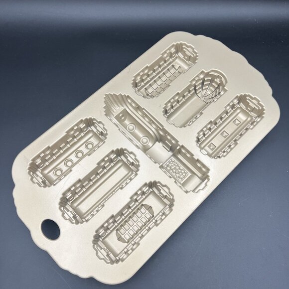 Nordic Ware Nordic Express Train Gold Cakelet Mini Cake Baking Pan Mold USA - Picture 10 of 15